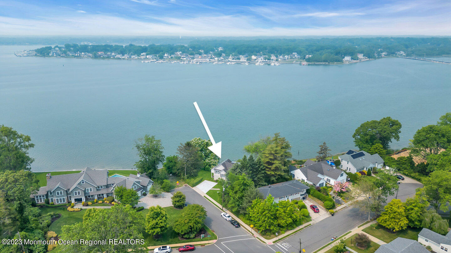 1 Bay Breeze Way