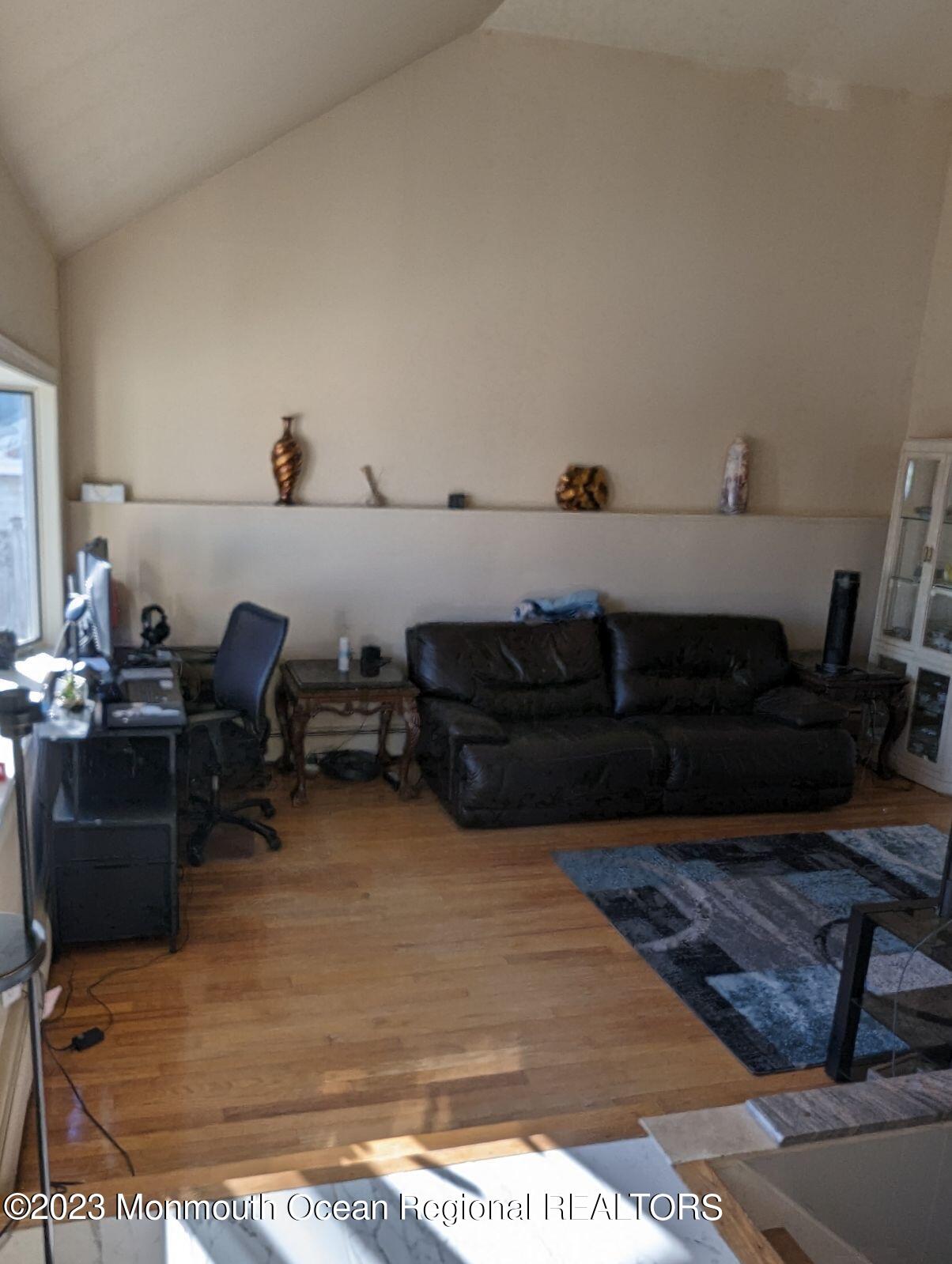 7 Leonard Avenue