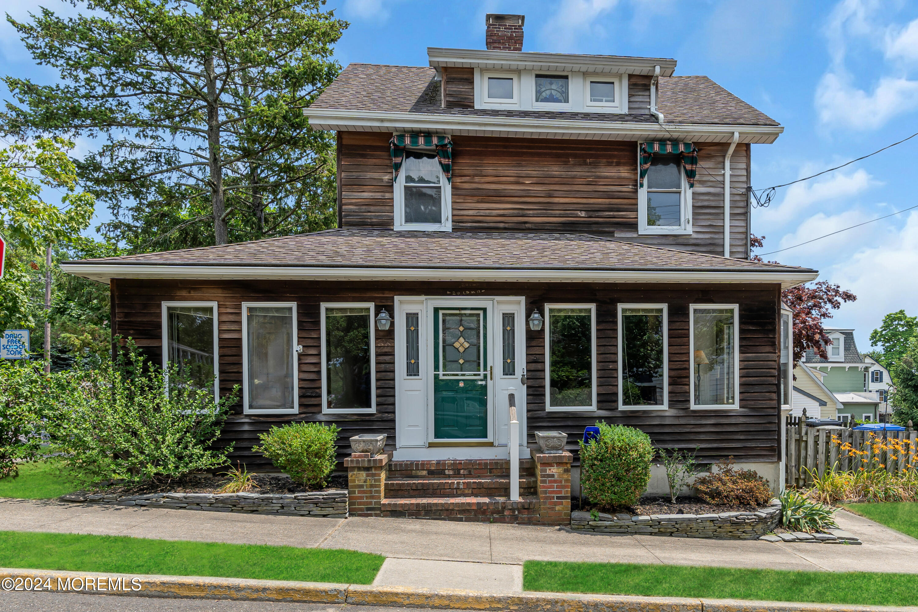 22 Oak Avenue