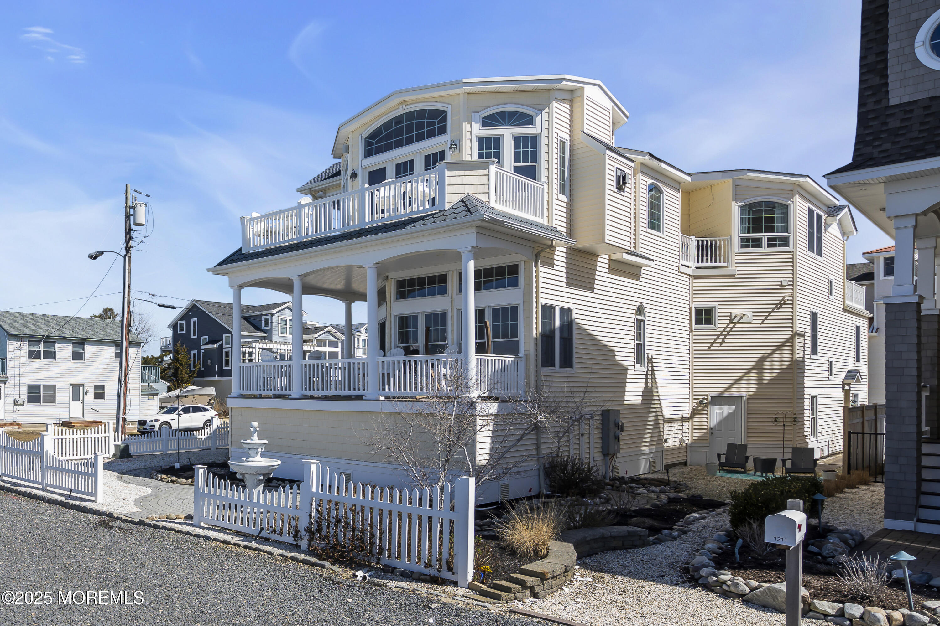 22 W 13th Street, A
