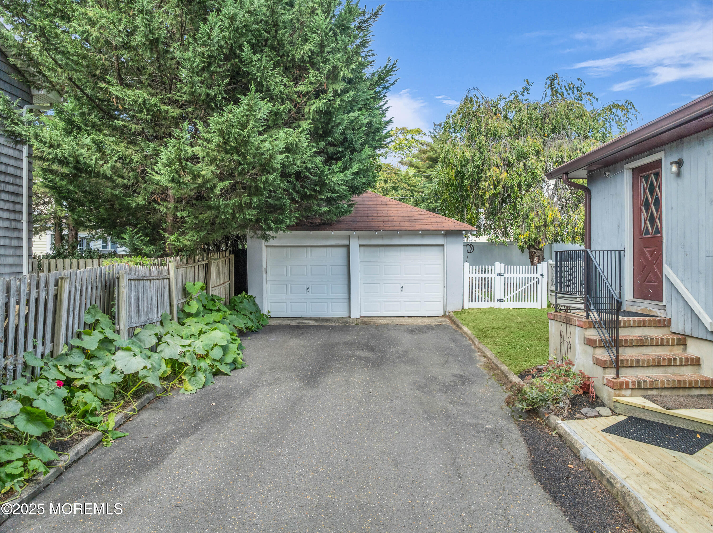 90 E Lincoln Avenue