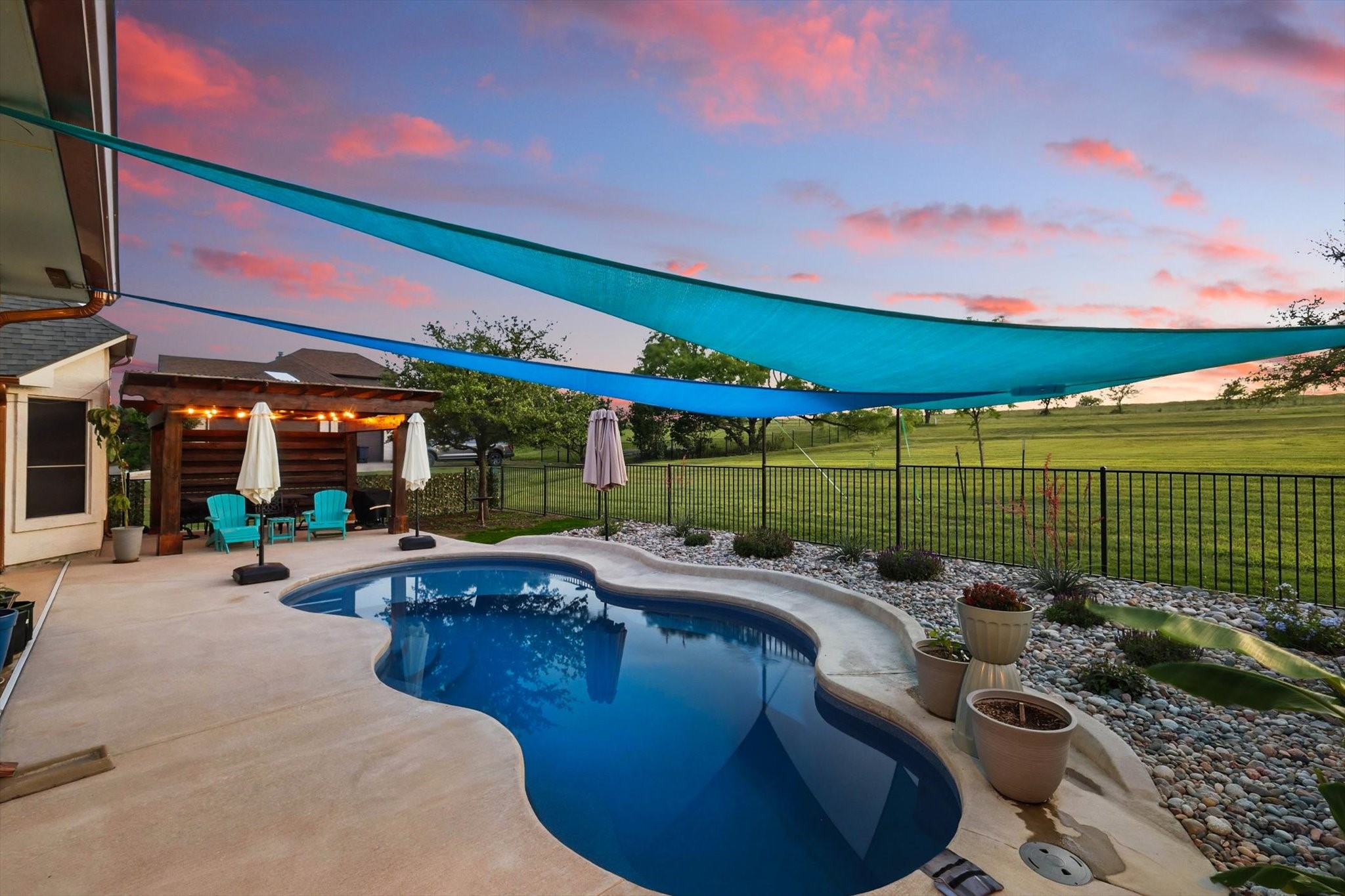 10701 Los Rios Drive