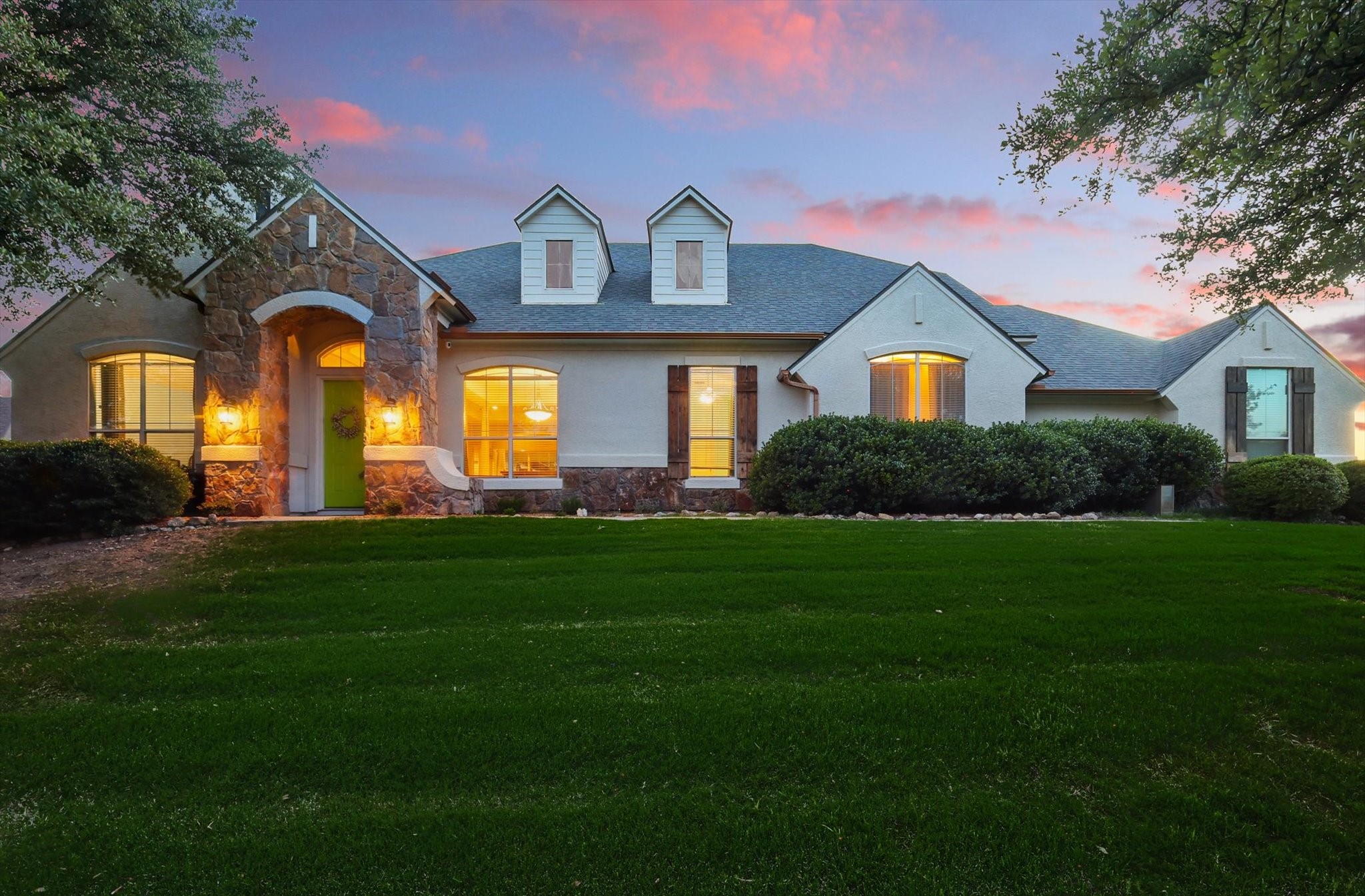 10701 Los Rios Drive