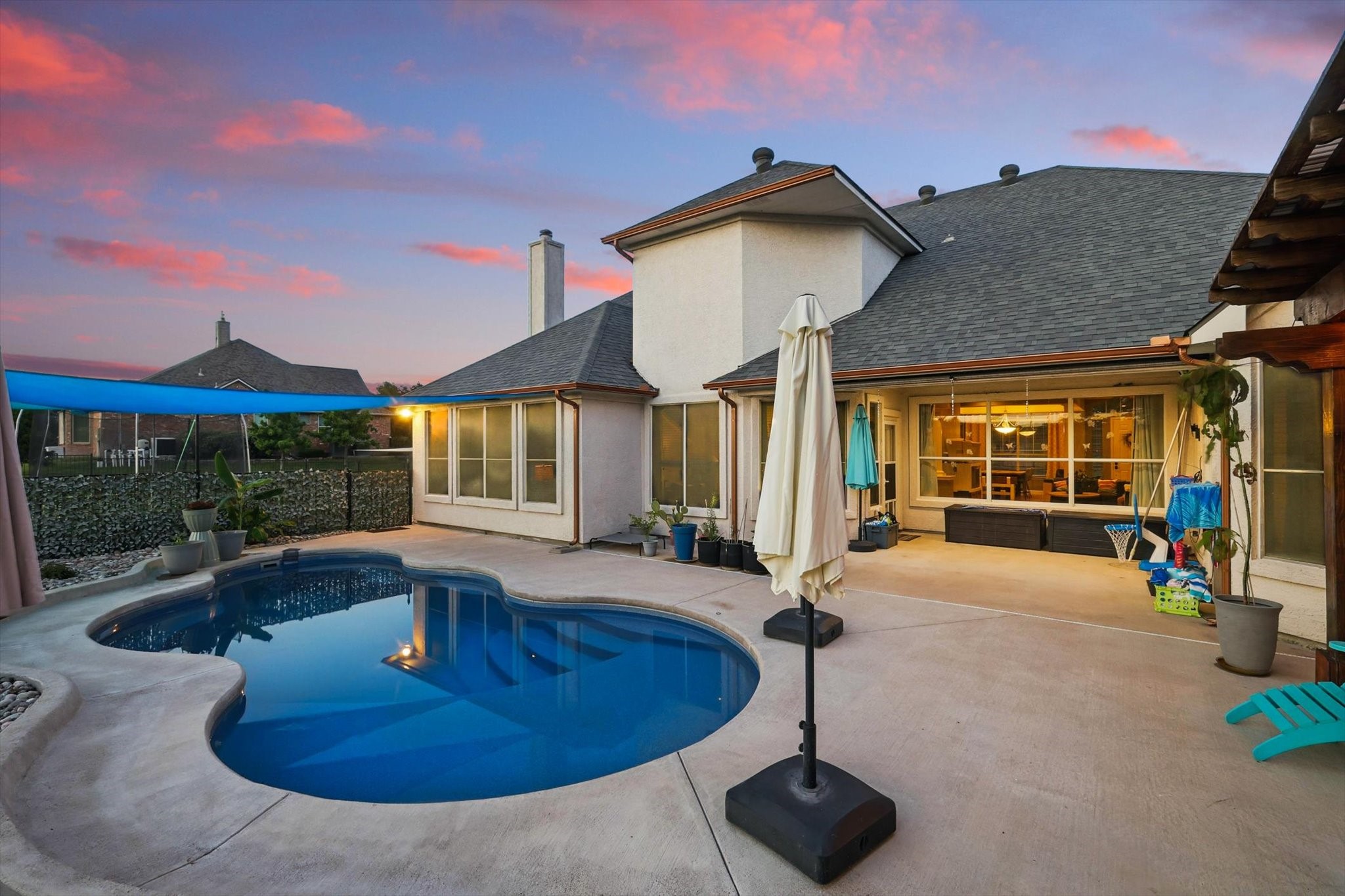 10701 Los Rios Drive