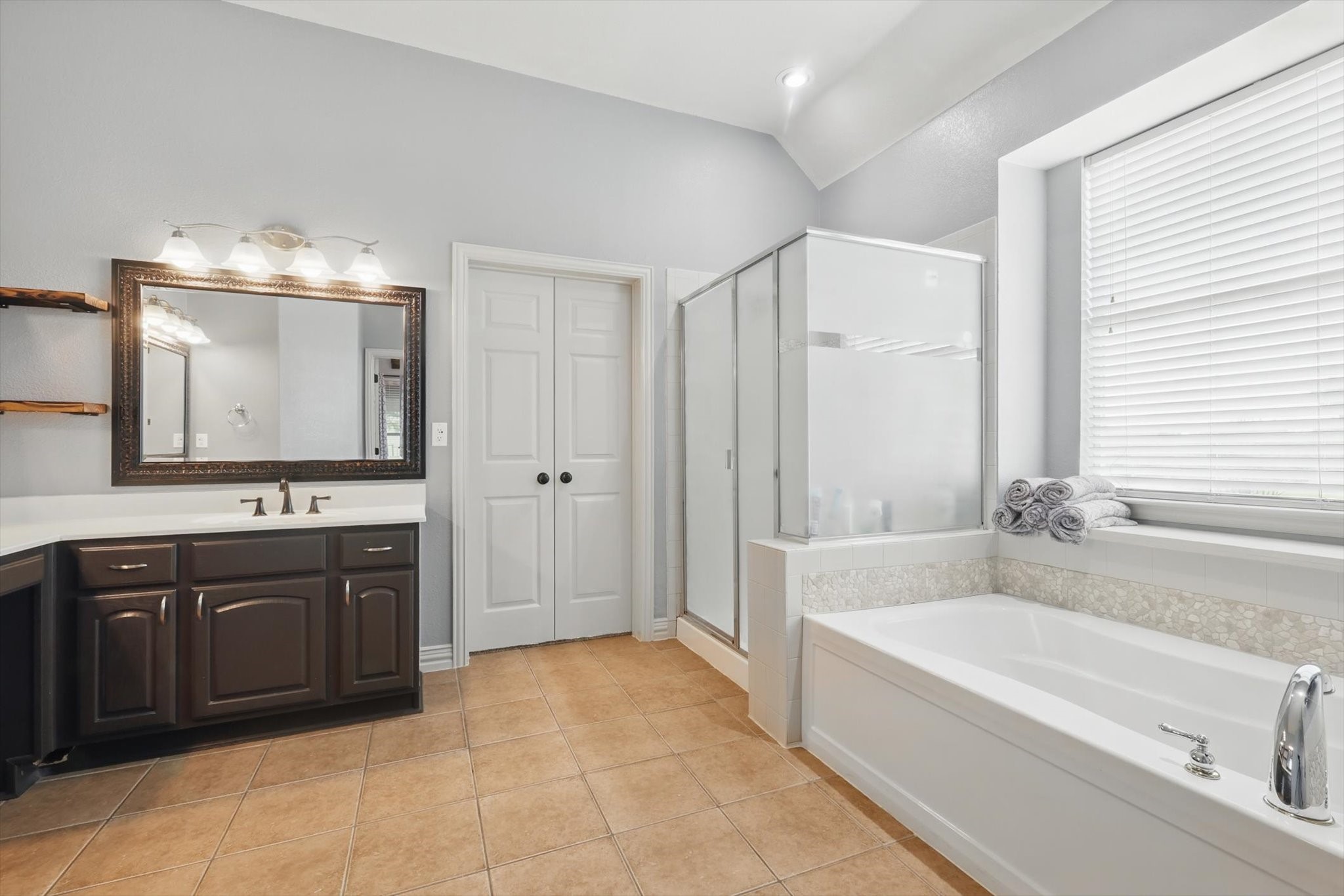 10701 Los Rios Drive