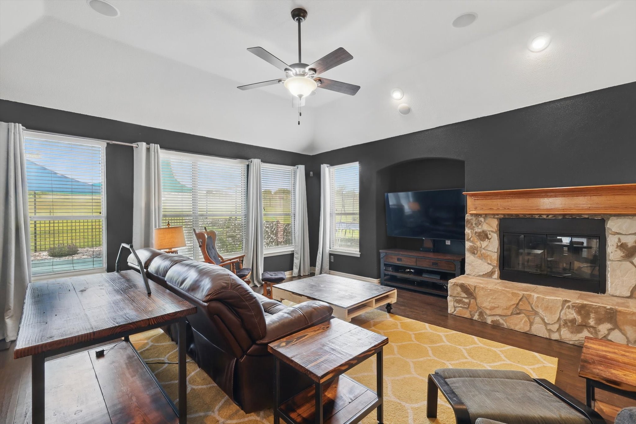 10701 Los Rios Drive