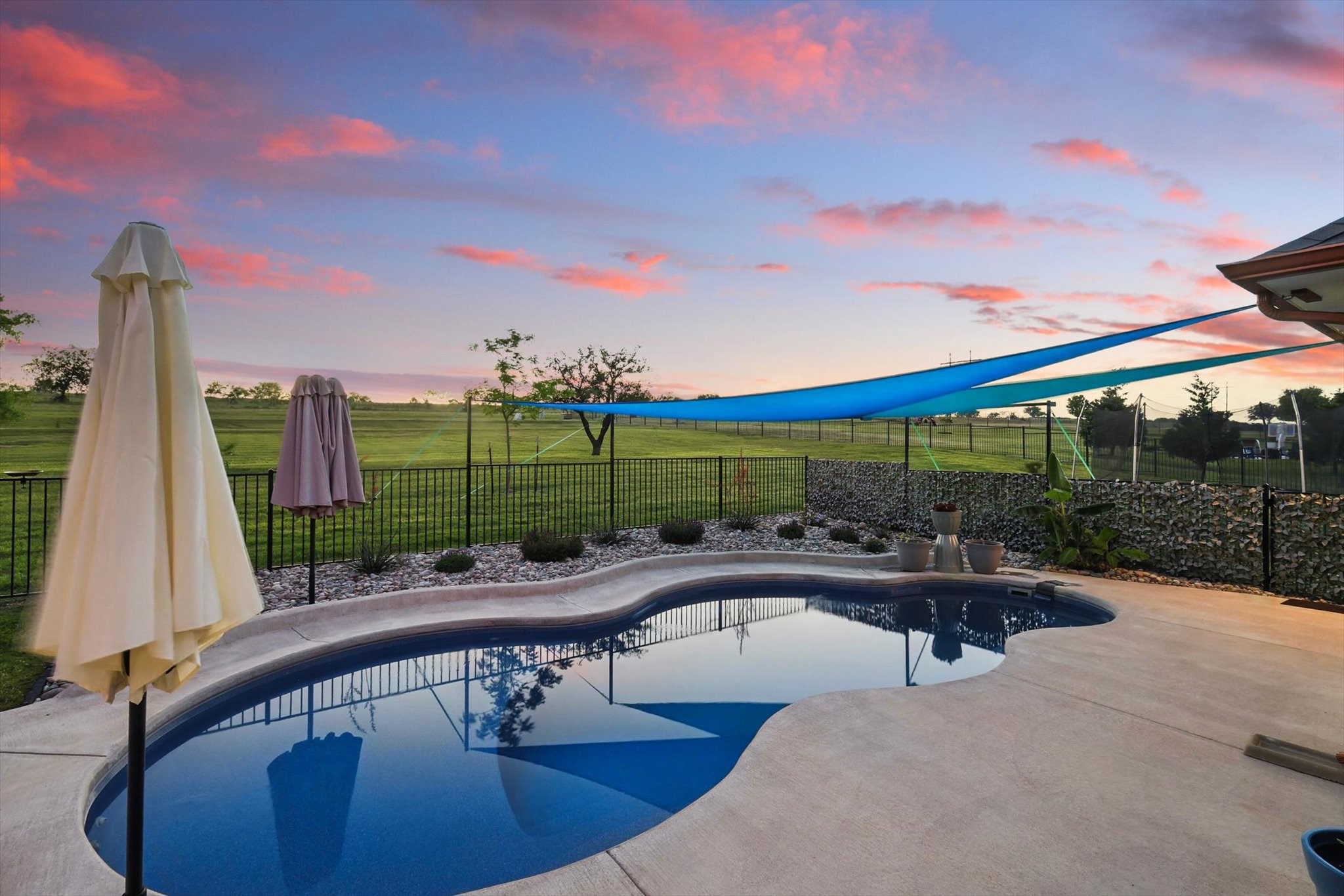 10701 Los Rios Drive
