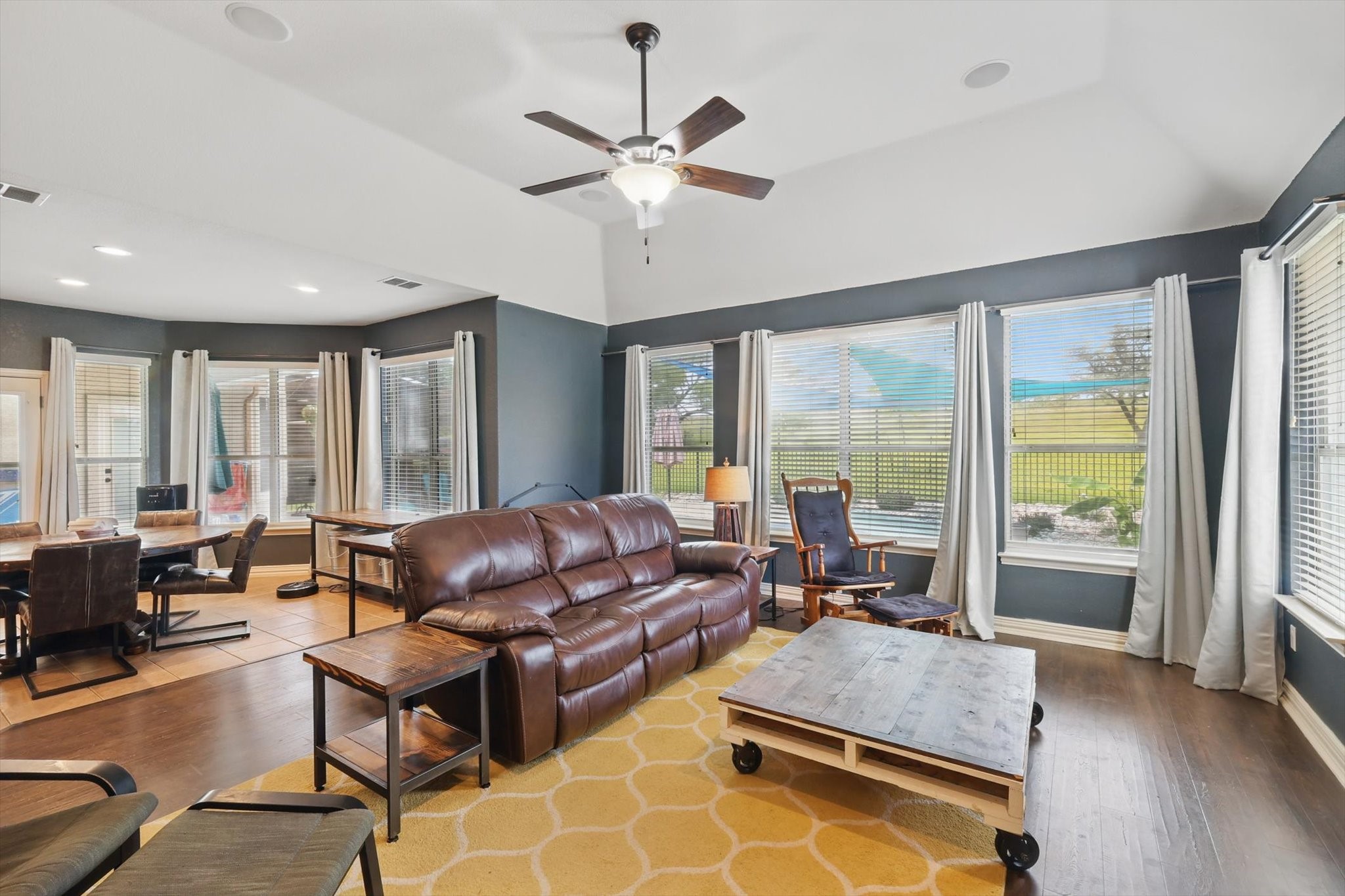 10701 Los Rios Drive