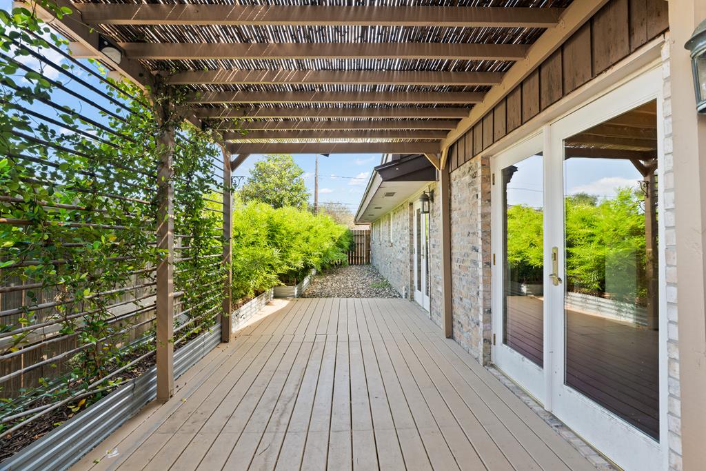 749 Meadowbrook