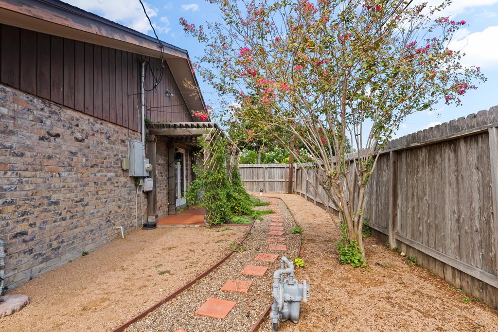 749 Meadowbrook
