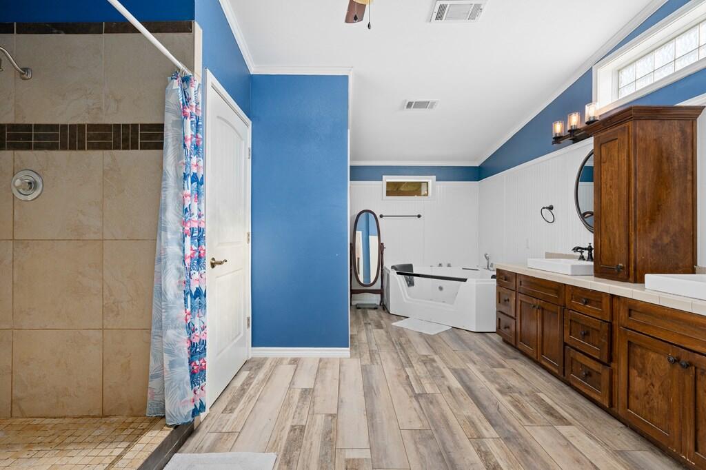 1140 W Beasley
