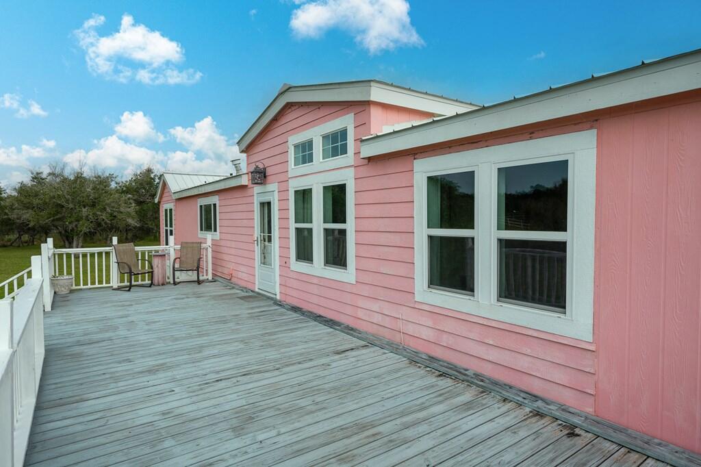 1140 W Beasley