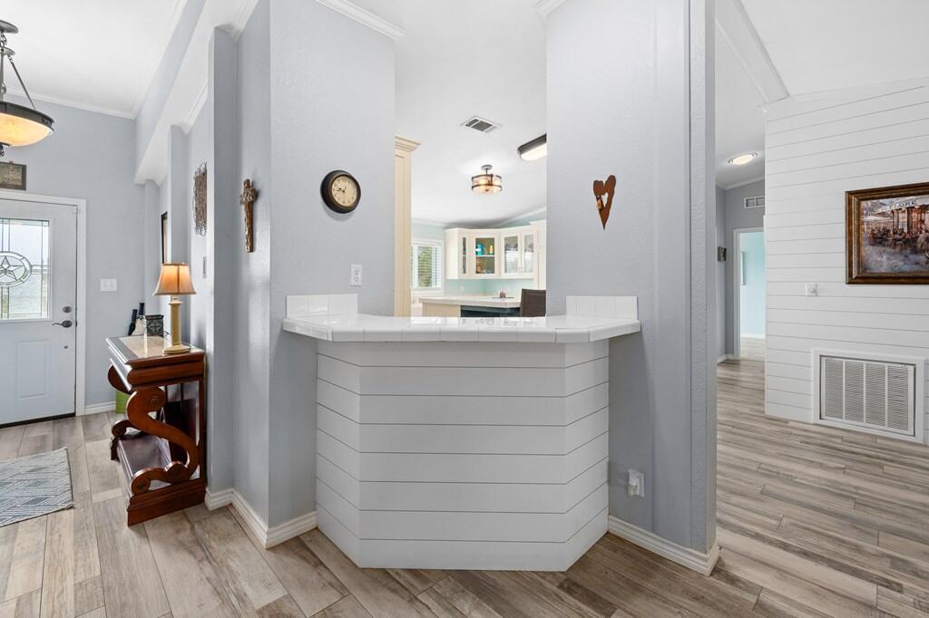 1140 W Beasley