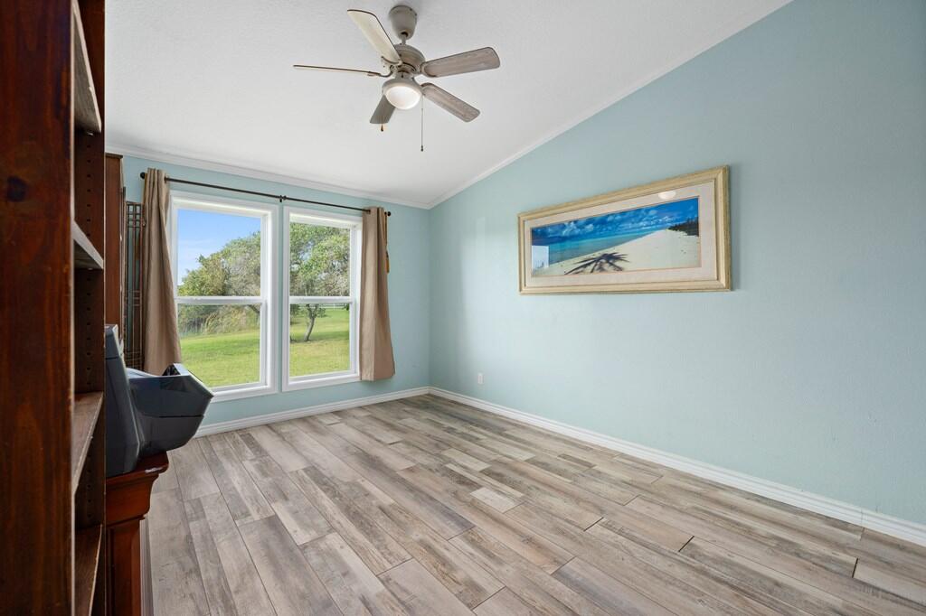 1140 W Beasley