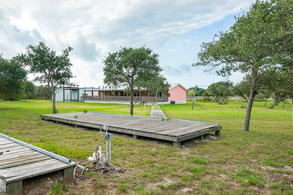 1140 W Beasley