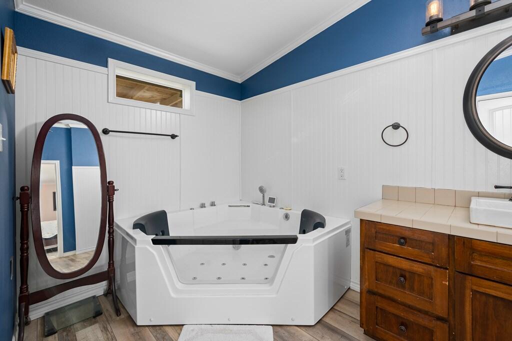 1140 W Beasley