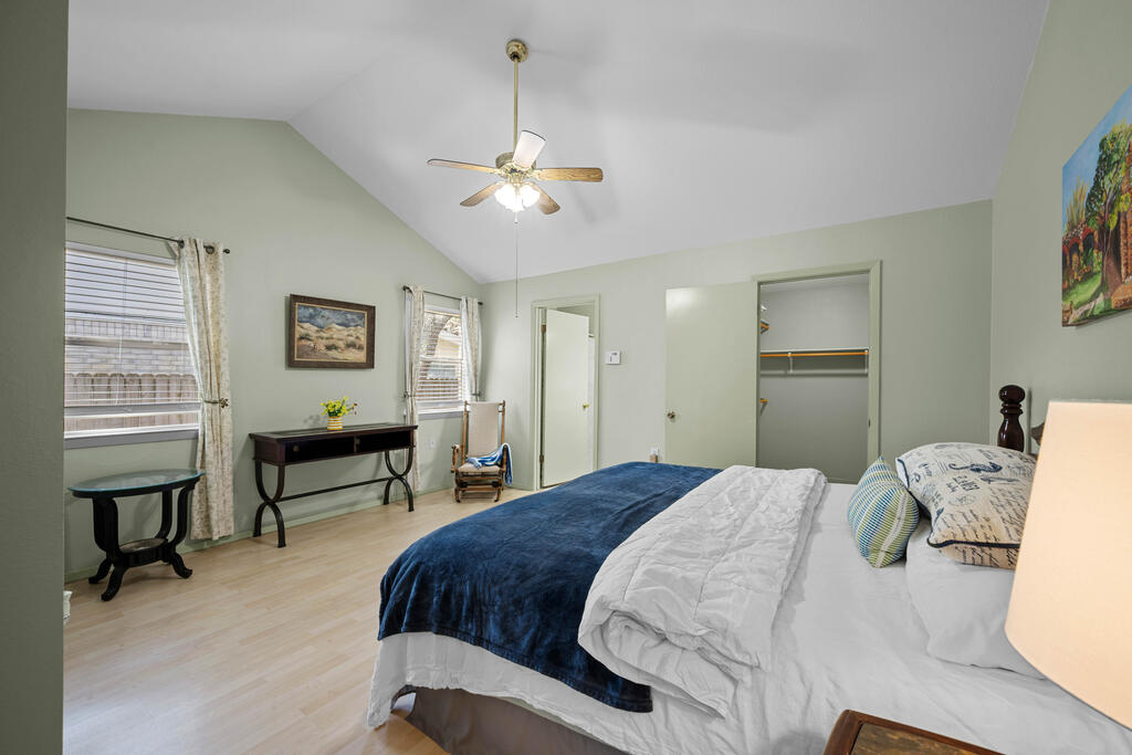 1513 Bluebird Ln