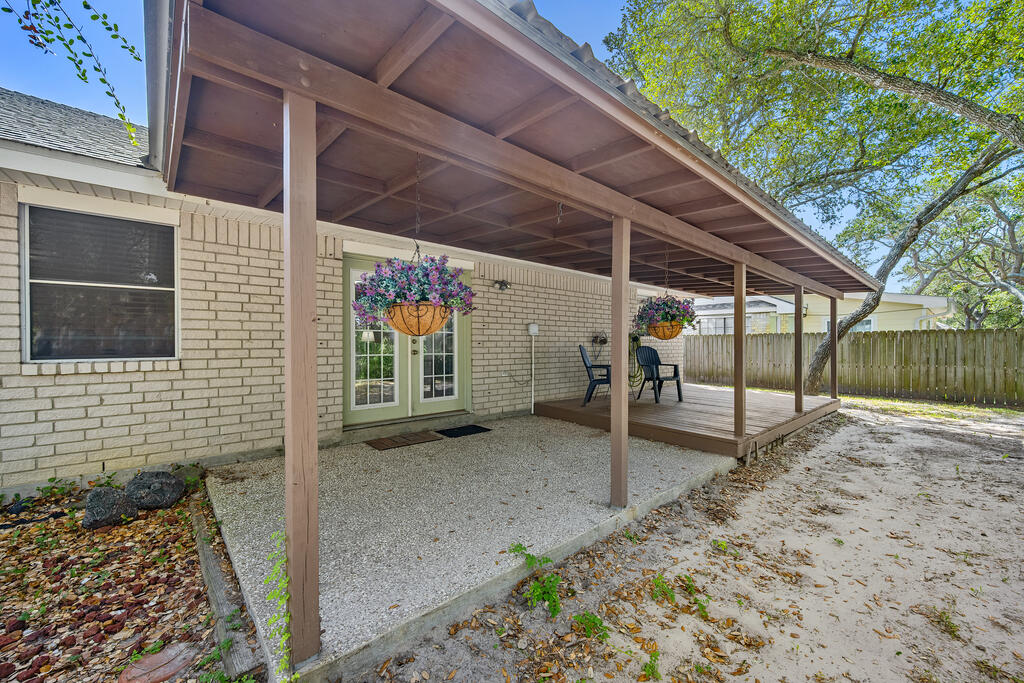 1513 Bluebird Ln