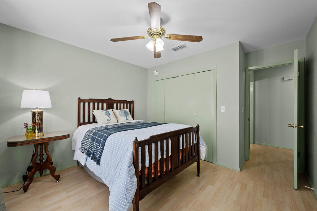 1513 Bluebird Ln