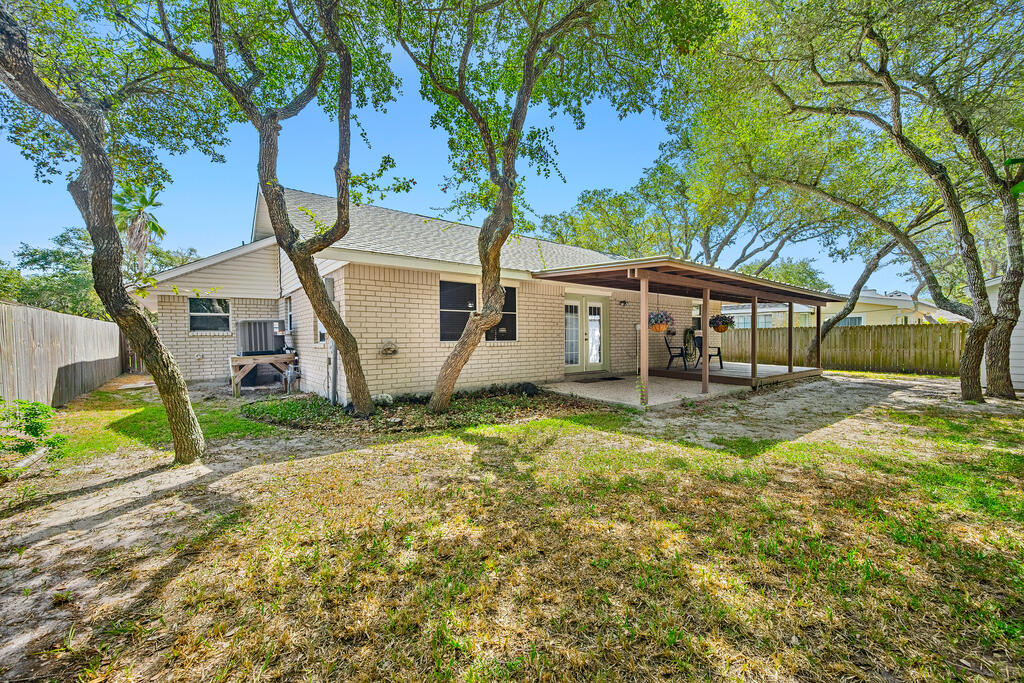 1513 Bluebird Ln