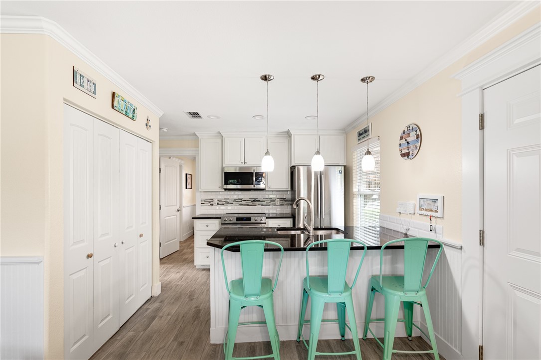 221 Marion Dr B101