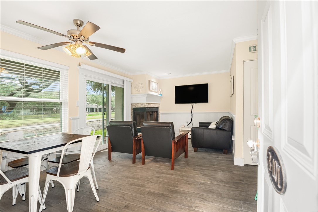 221 Marion Dr B101