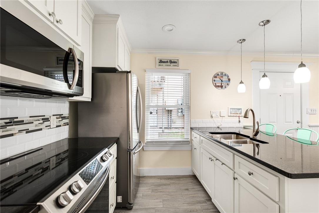 221 Marion Dr B101