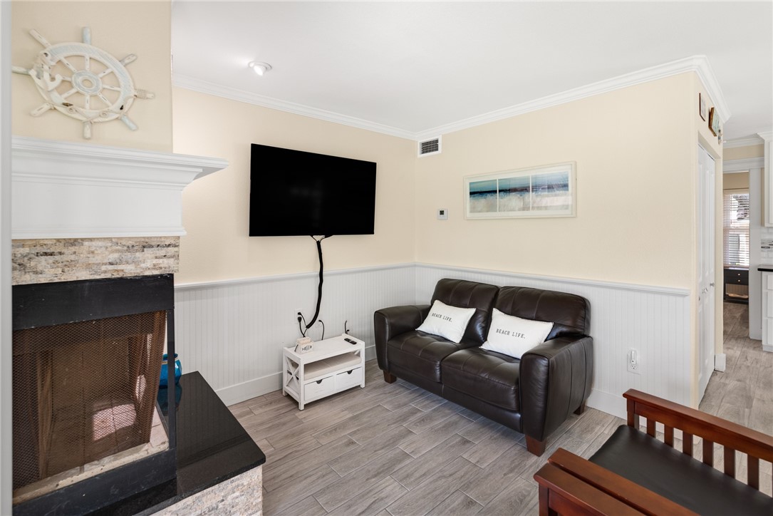 221 Marion Dr B101