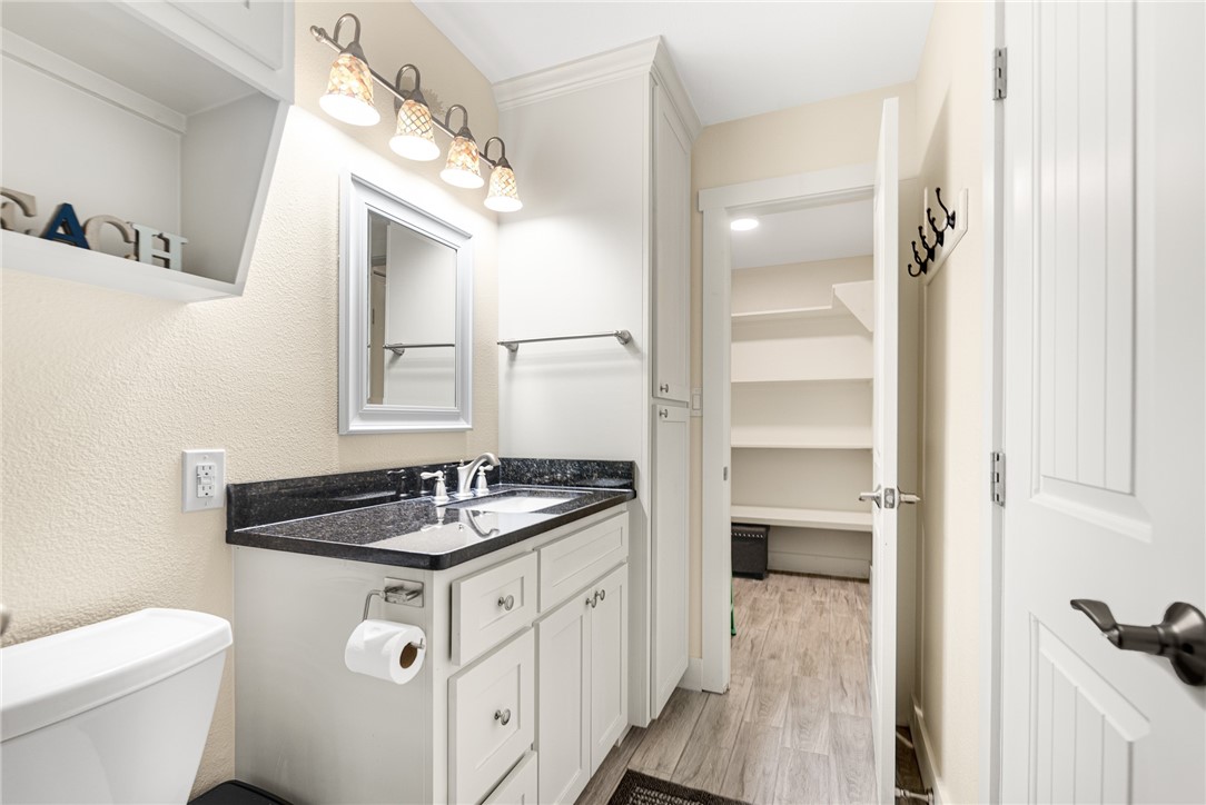 221 Marion Dr B101