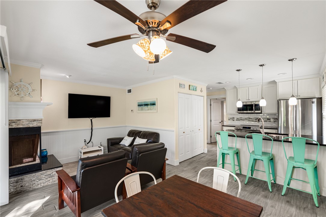 221 Marion Dr B101