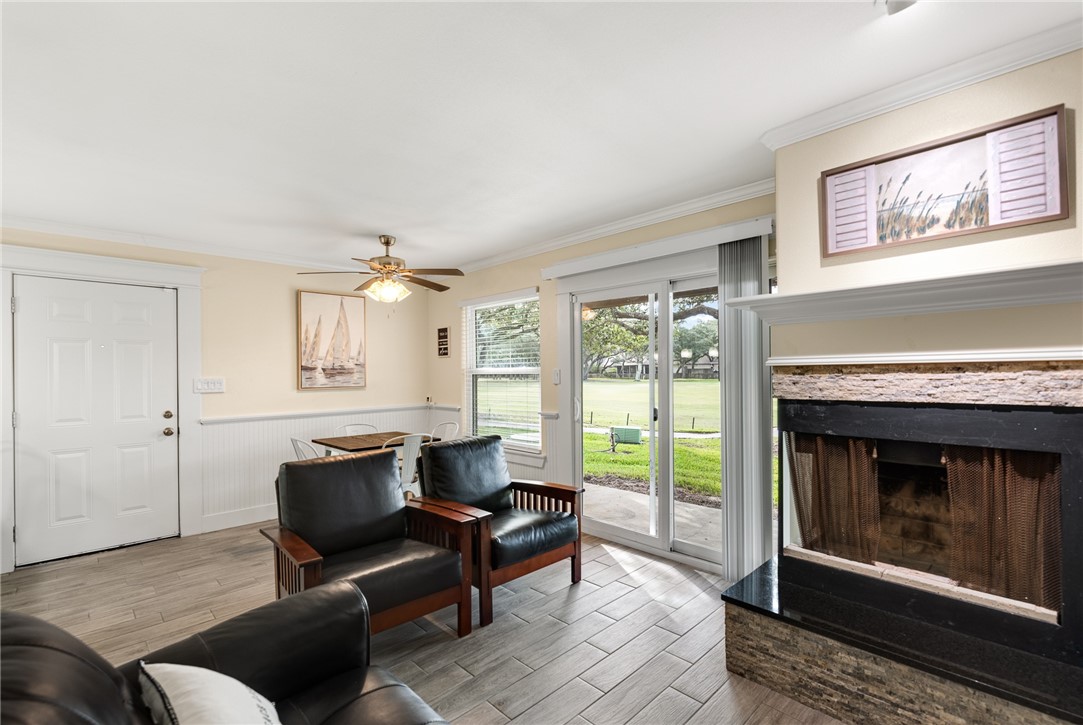 221 Marion Dr B101