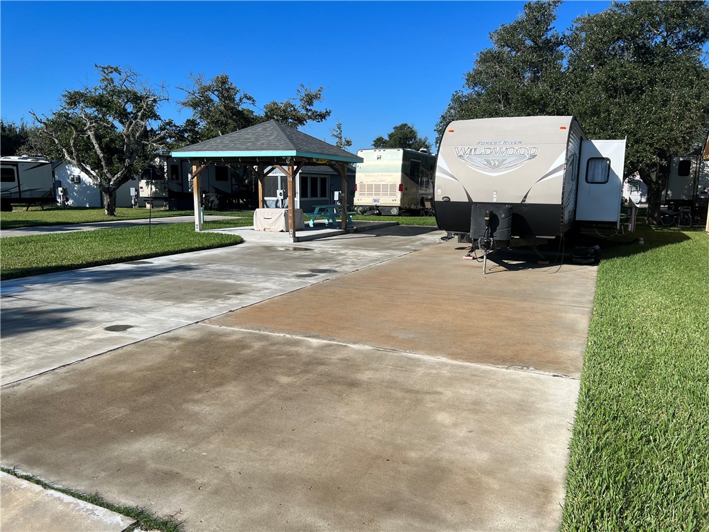 1402 W Corpus Christi St 40
