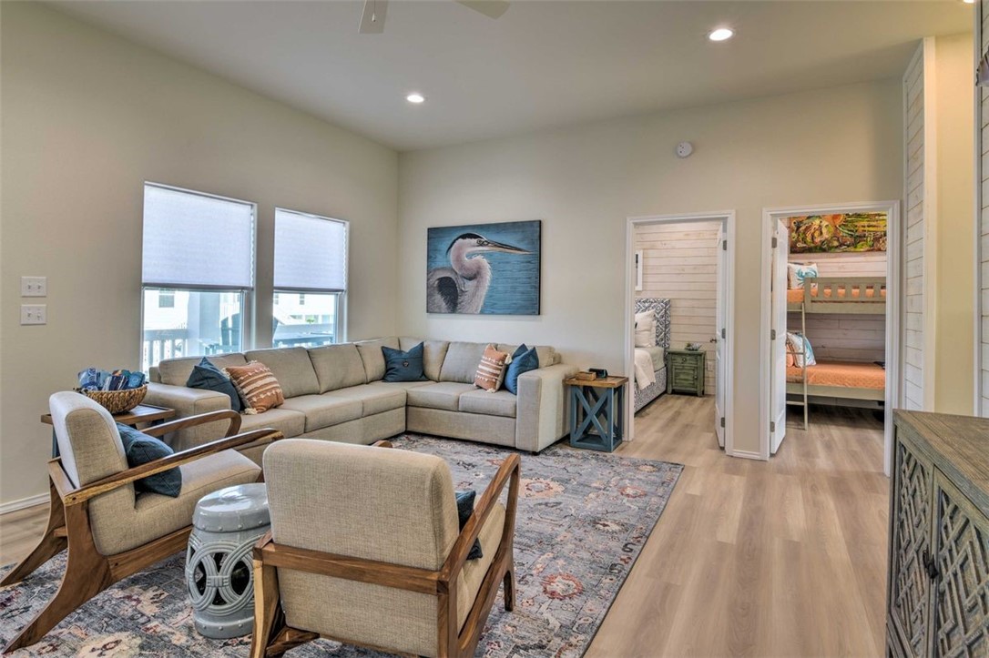 159 Paradise Dr