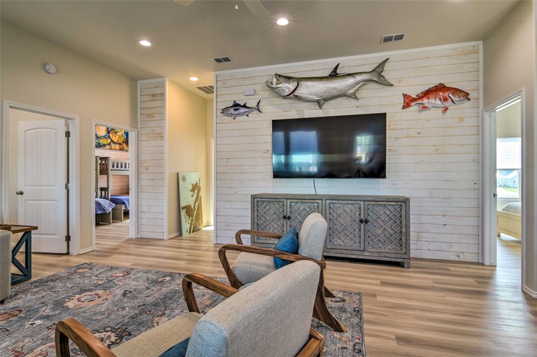 159 Paradise Dr
