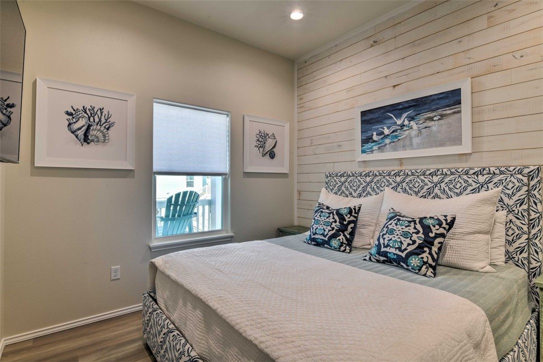 159 Paradise Dr