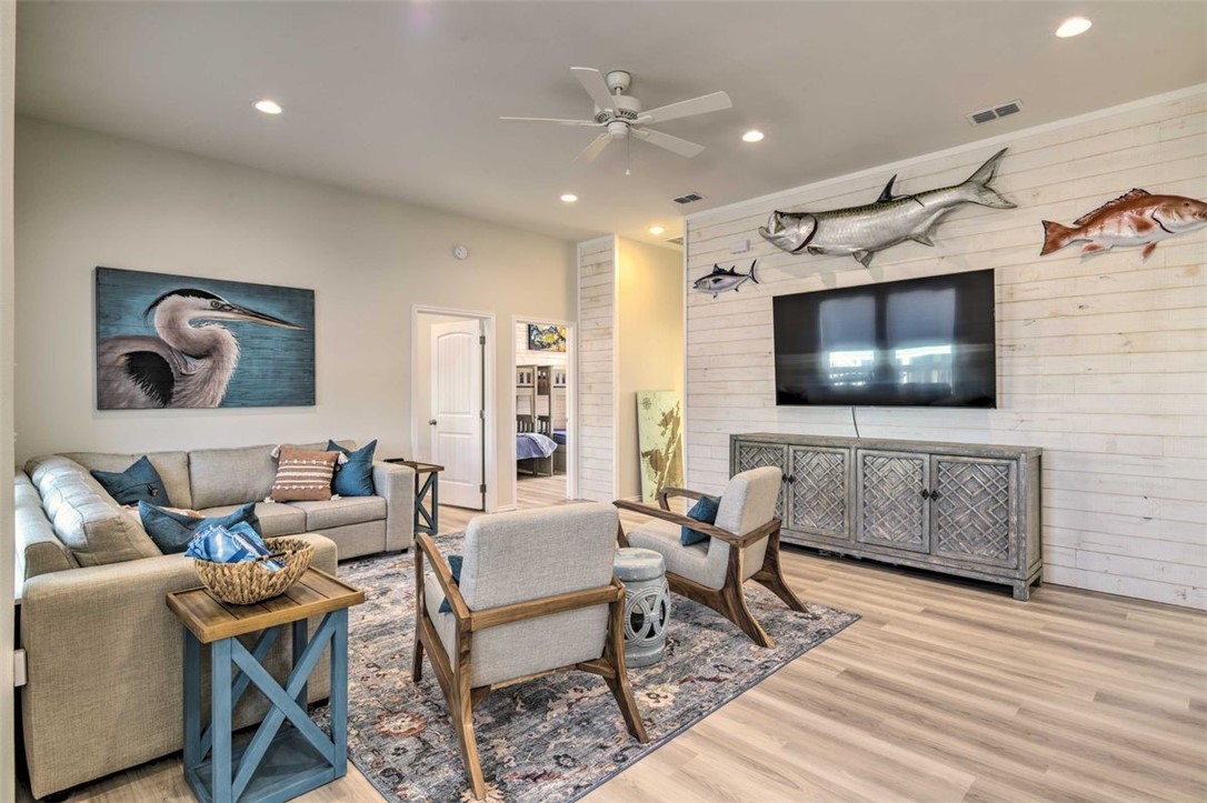 159 Paradise Dr