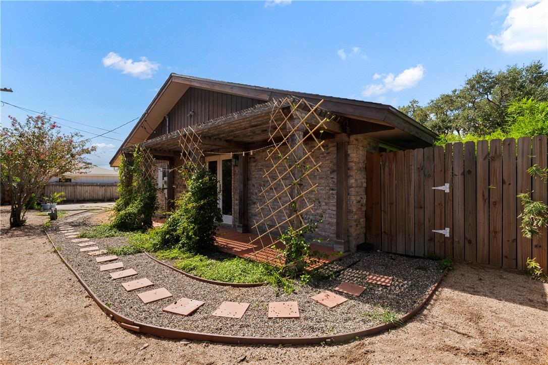 749 Meadowbrook