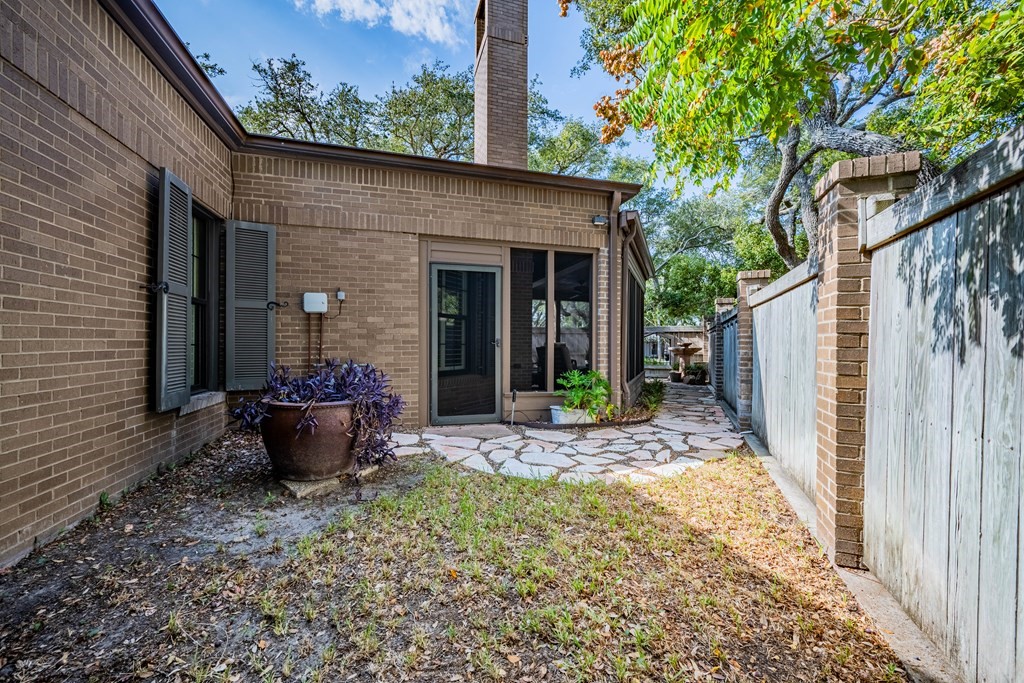 2006 Crescent Drive