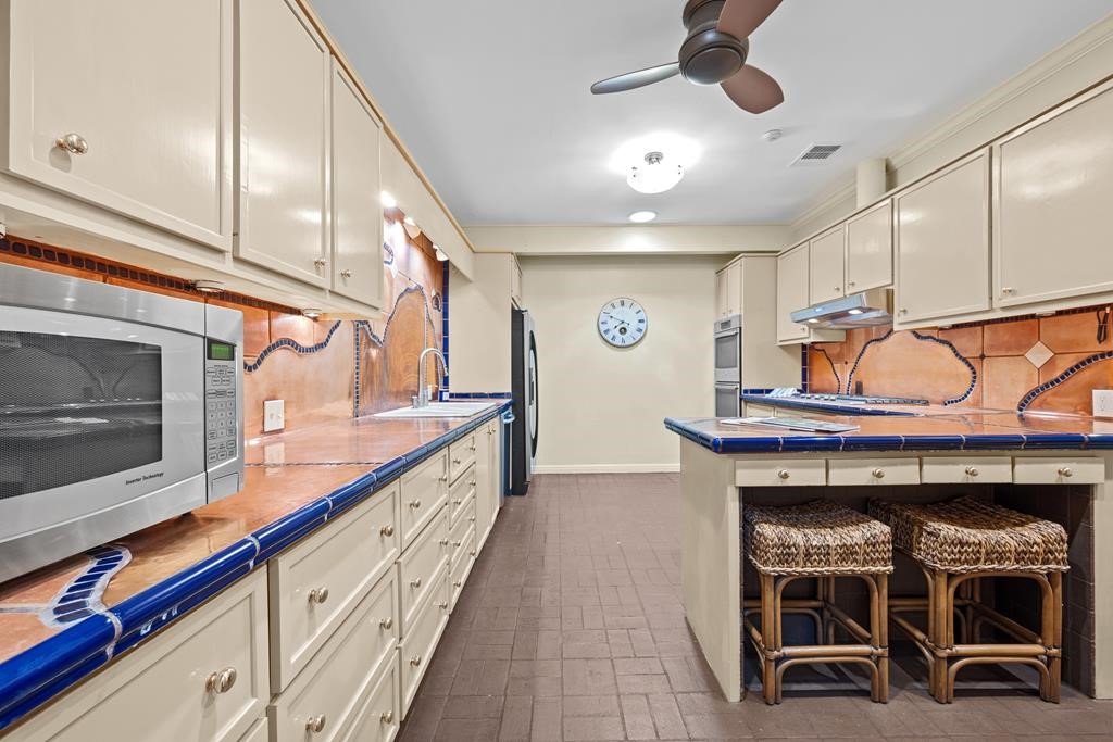 2006 Crescent Drive