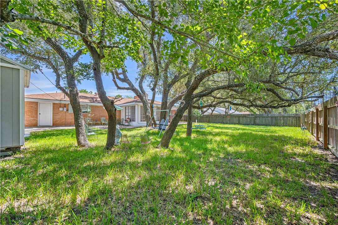 843 Pine Ave