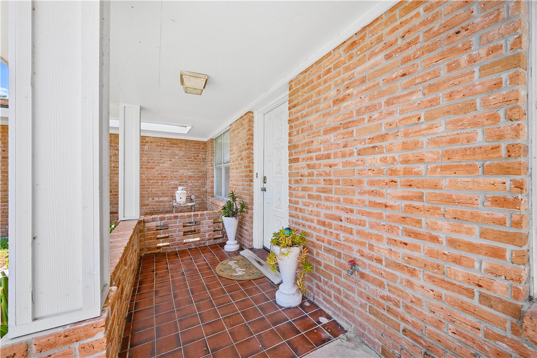 843 Pine Ave
