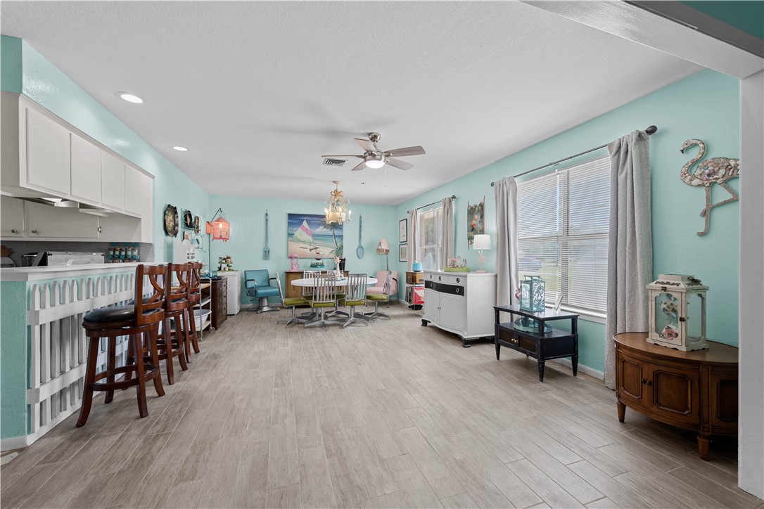 843 Pine Ave