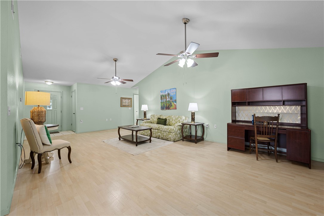 1513 Bluebird Ln