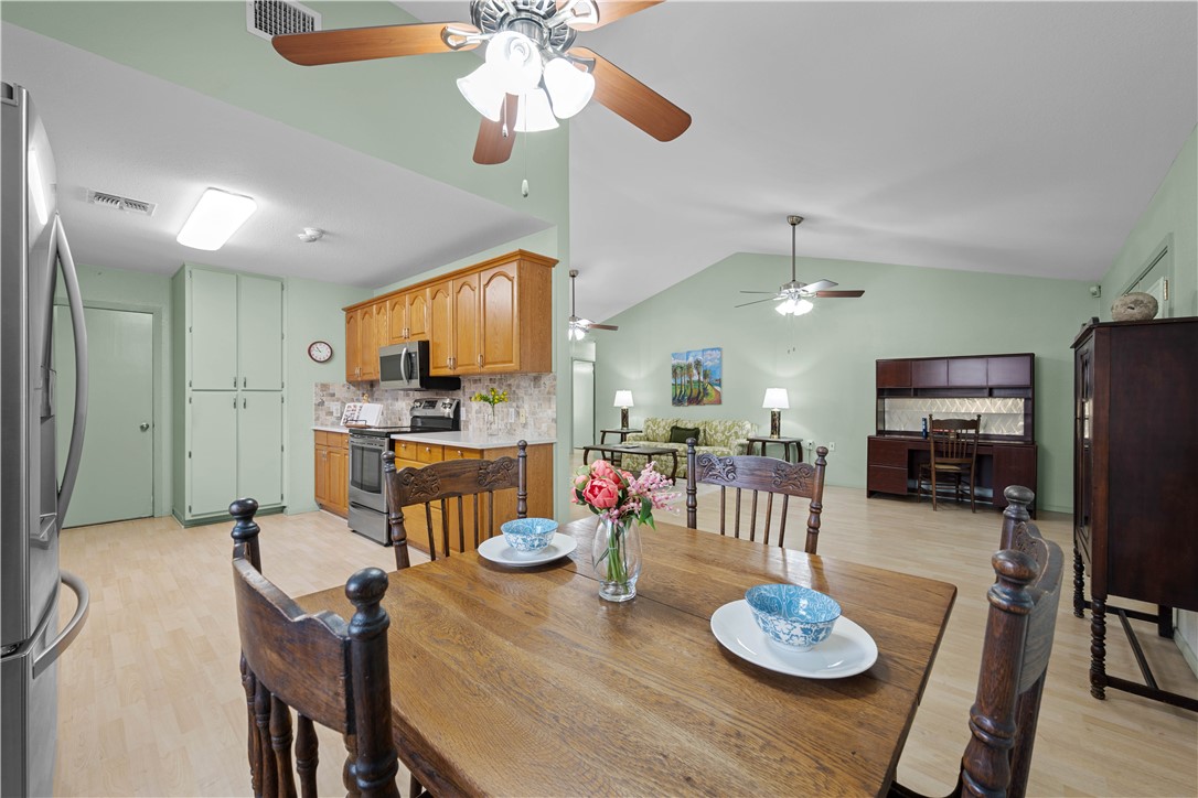 1513 Bluebird Ln
