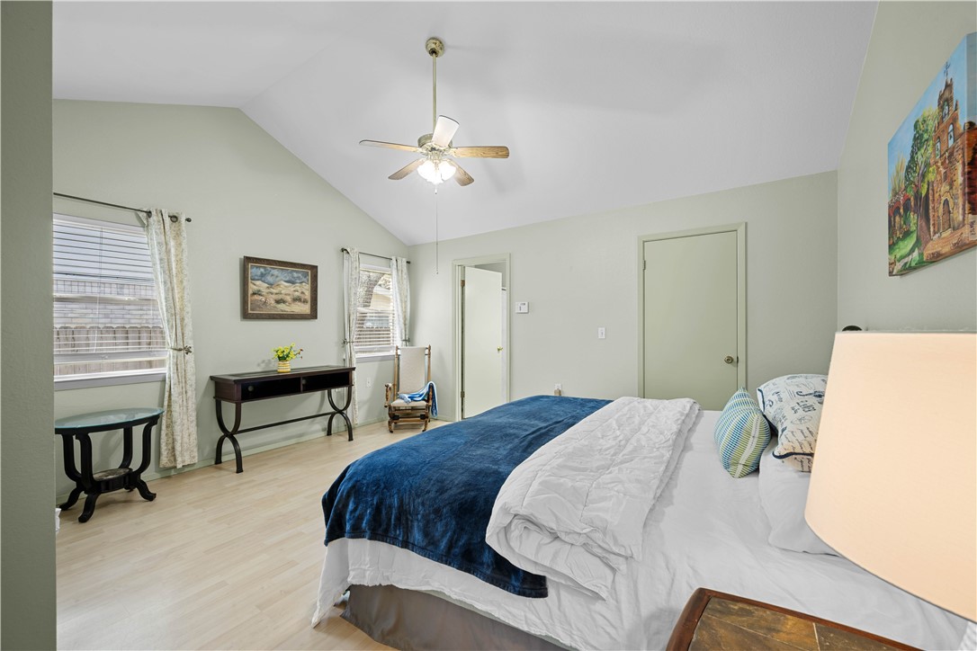 1513 Bluebird Ln