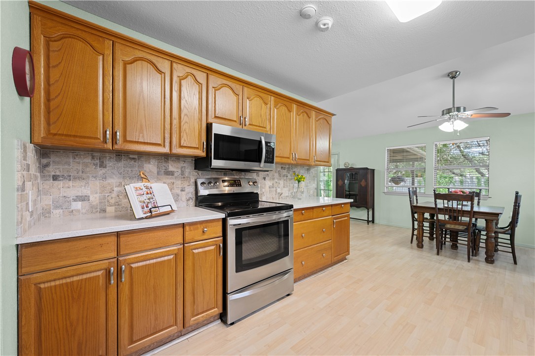 1513 Bluebird Ln