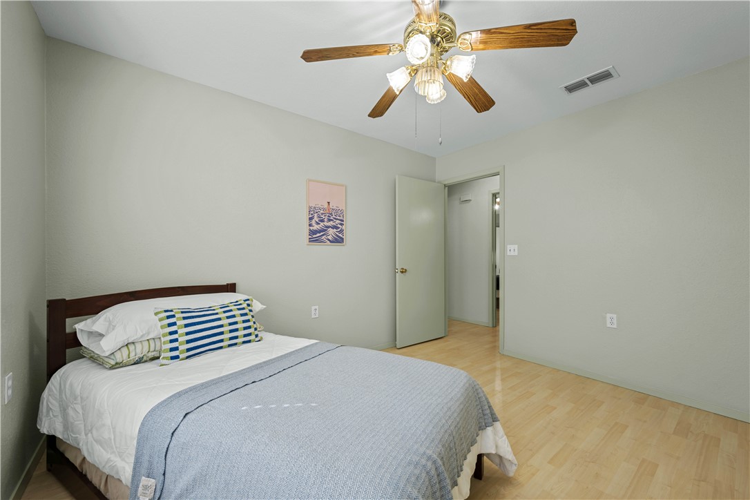1513 Bluebird Ln