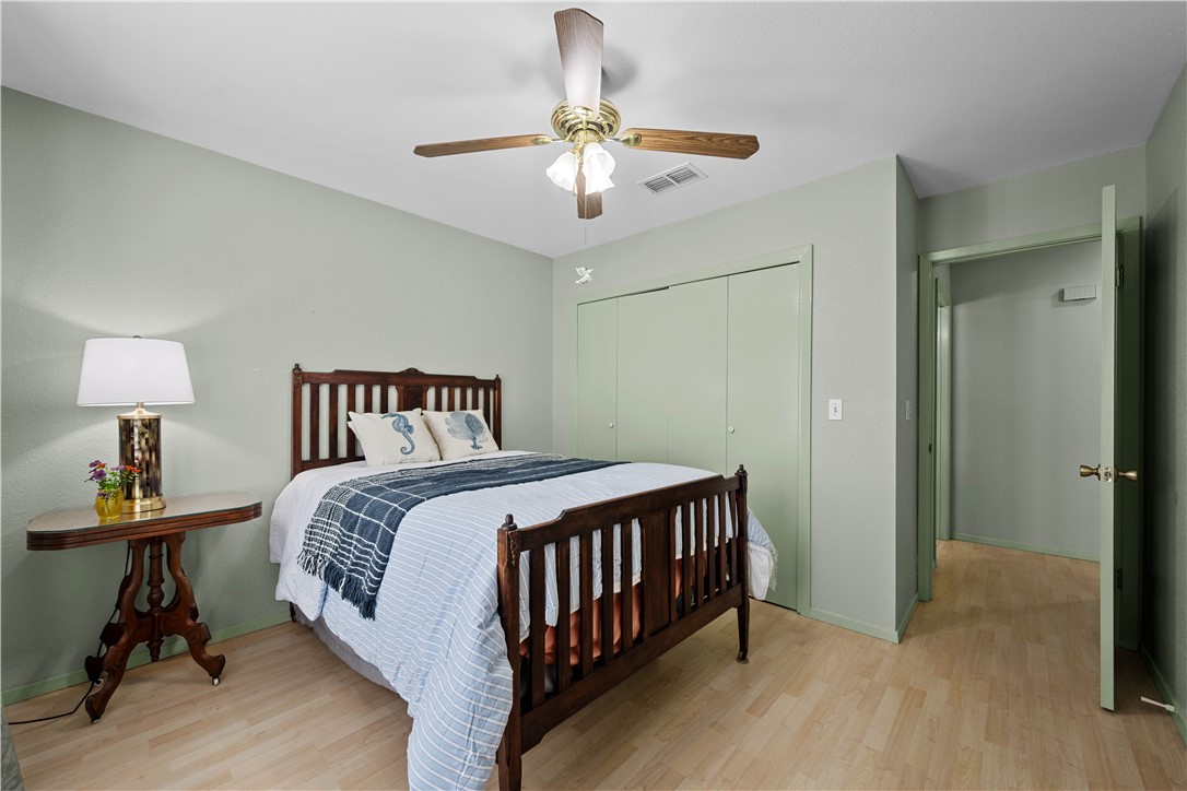 1513 Bluebird Ln