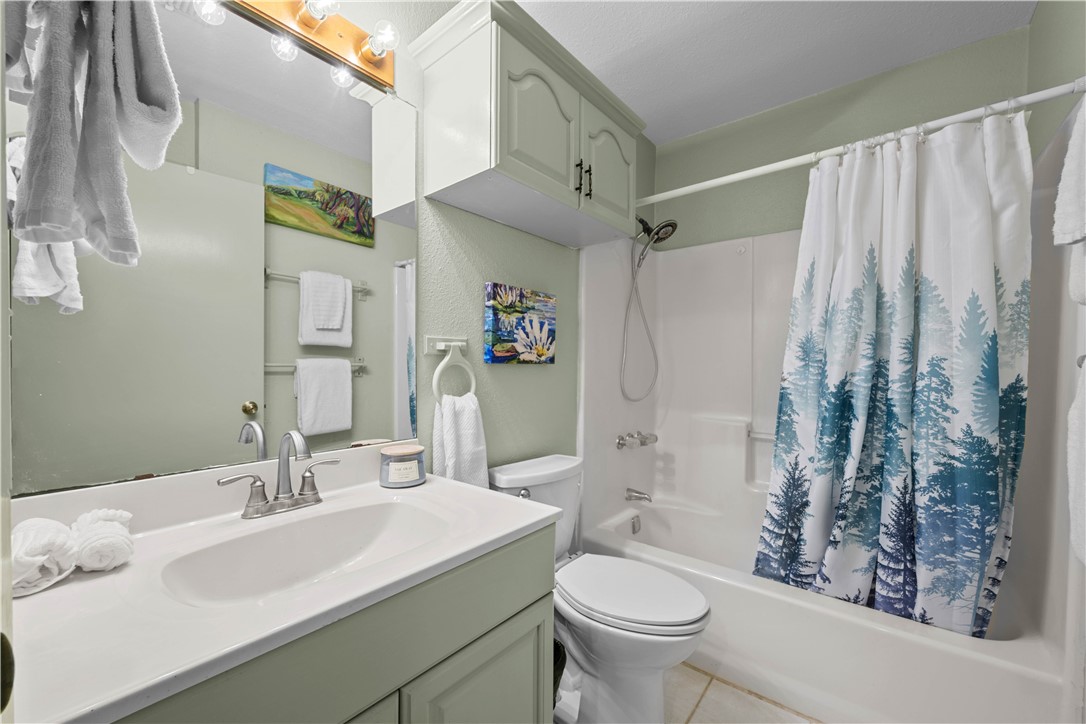 1513 Bluebird Ln
