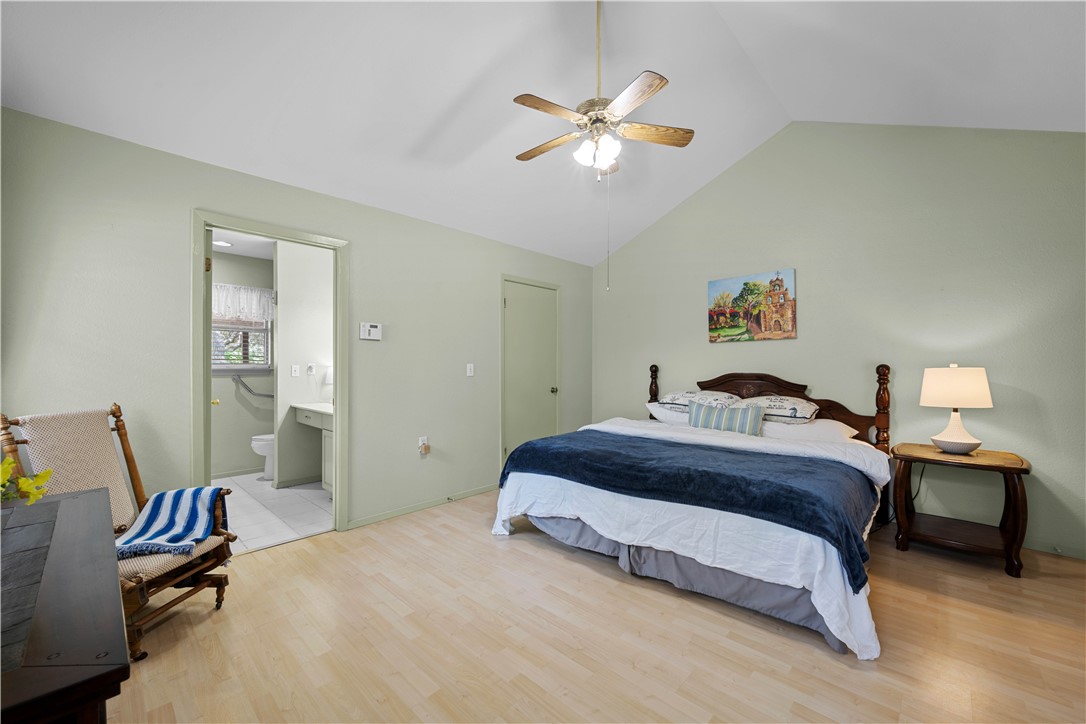 1513 Bluebird Ln